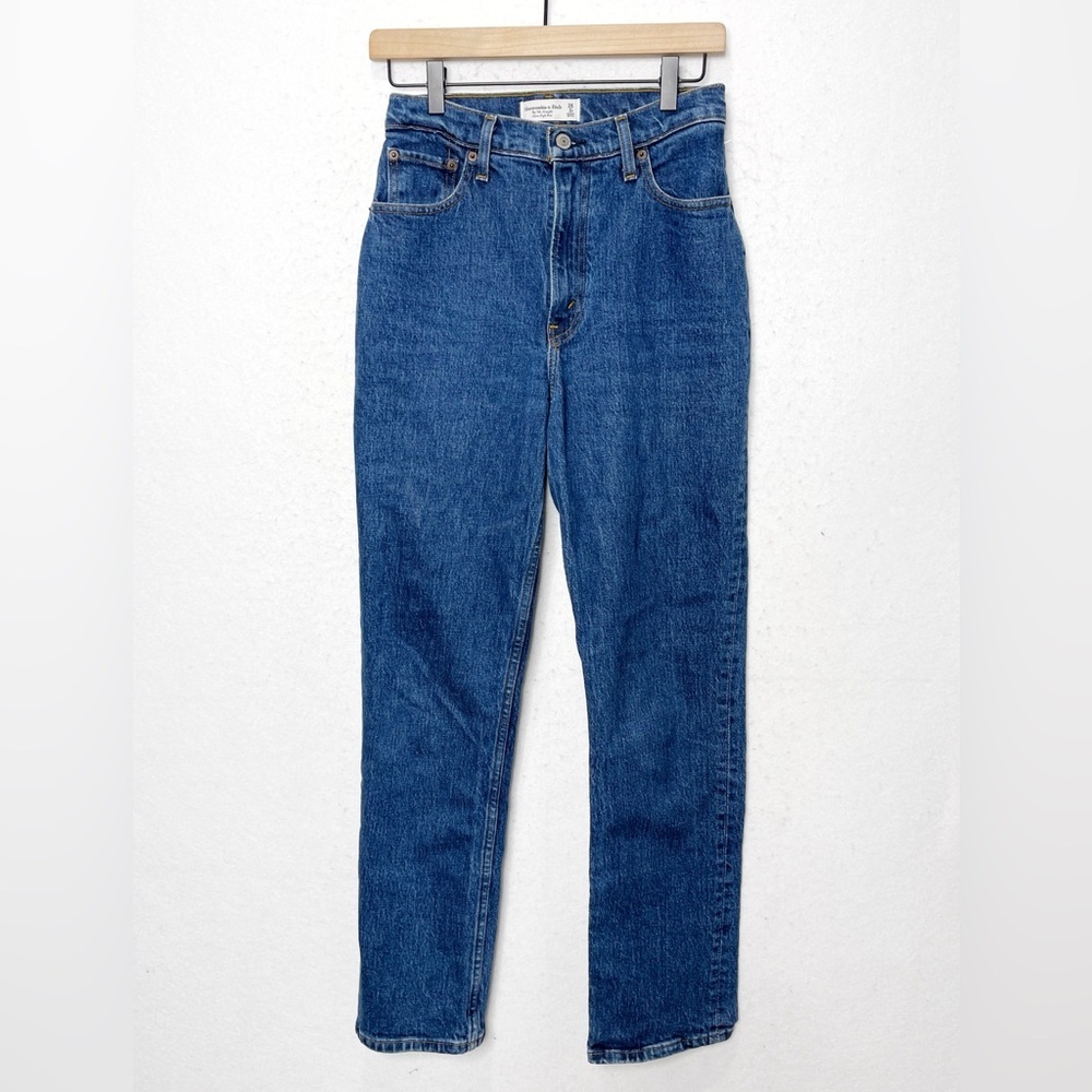 Abercrombie & Fitch 90s Straight Ultra High Rise Jean Medium Wash 26 Curve Love - Picture 3 of 6